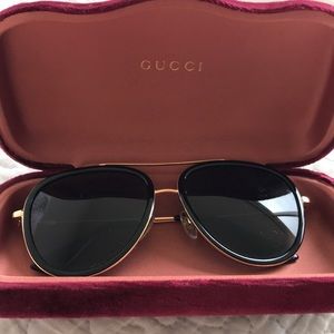 Authentic Gucci Aviator Sunglasses with case